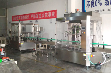 瓶装桶装液体灌装机生产线-北京某防冻液加工生产企业研发设备