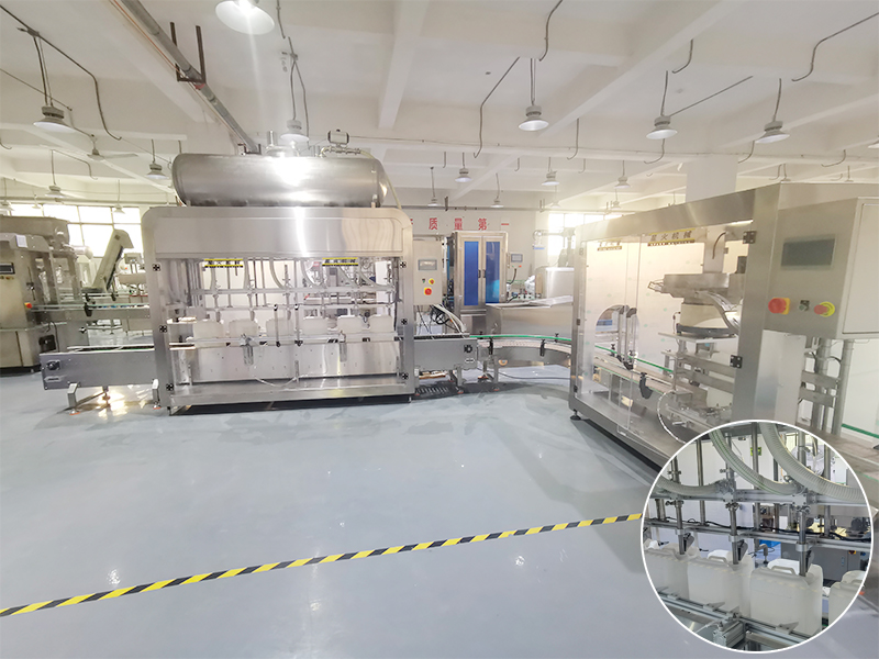 河南25公斤液体称重灌装机-大型溶液灌装机械(图1)